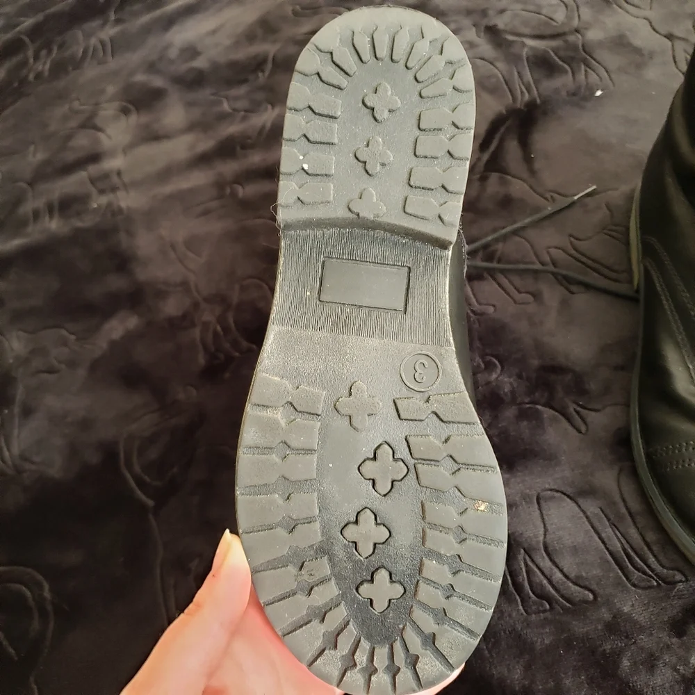 Madden Girl charcoal combat